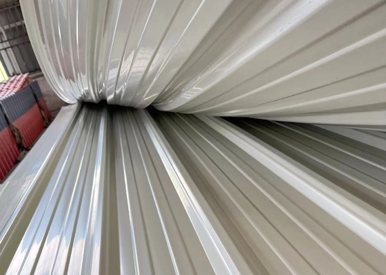 کاشی های سقف PVC با عرض 1130 میلی متر سفید محیط سبز ورق سقف راه راه